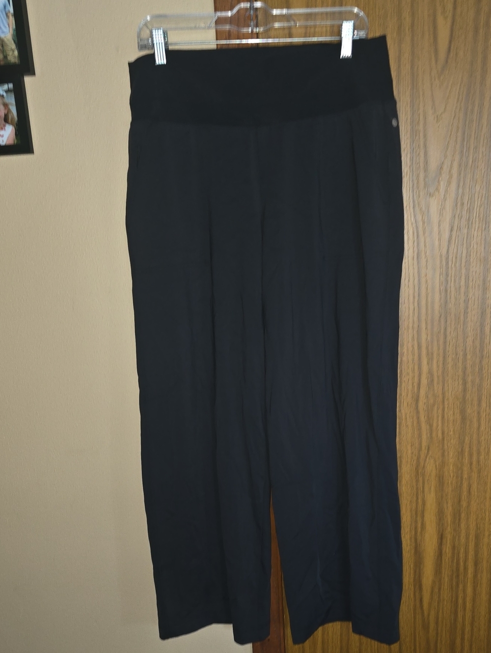 Athleta Solid Black Wide-Leg Pull-On Pants